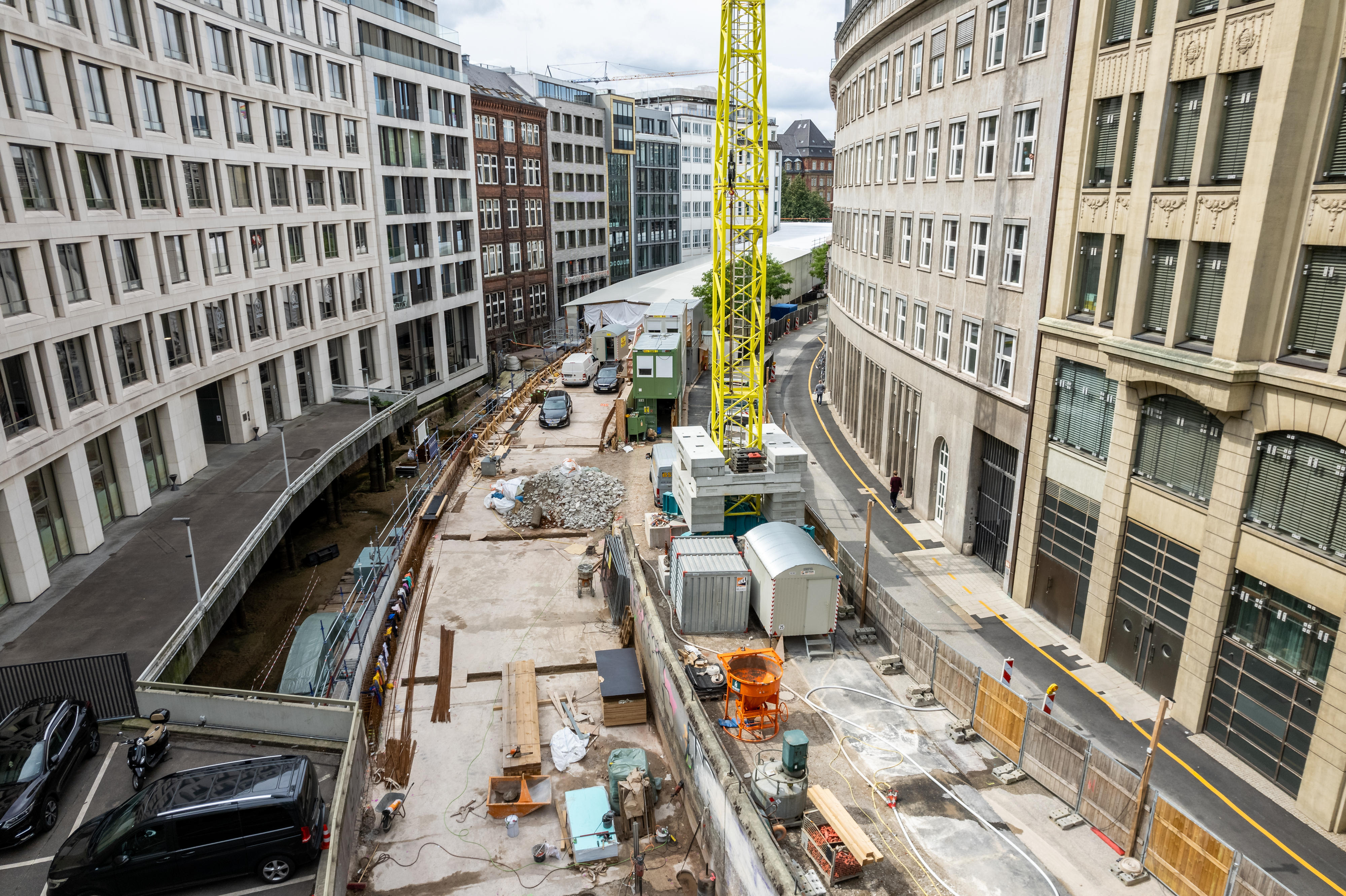 Der Trog, der während der Modernisierung der U3 Innenstadt von der Hamburger Hochbahn saniert wird.