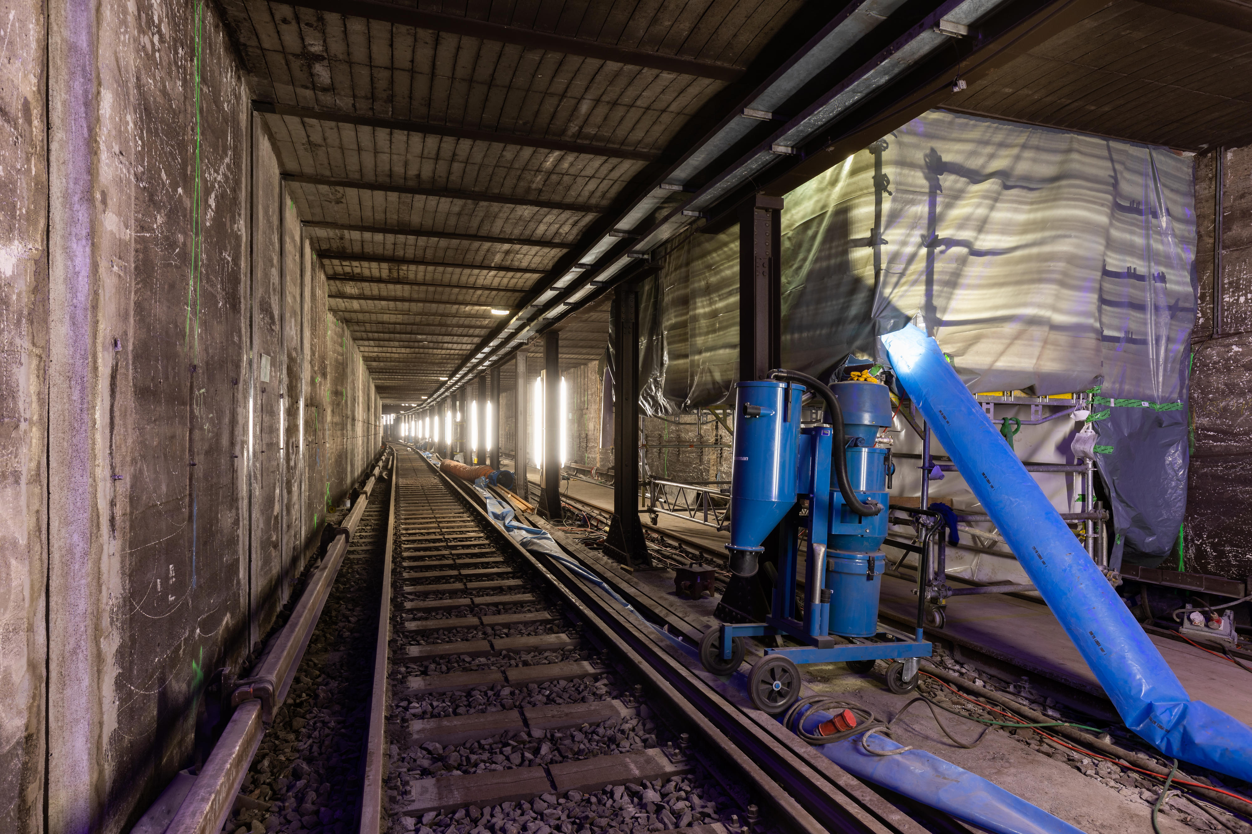 Der Tunnel, der während der Modernisierung der U3 Innenstadt von der Hamburger Hochbahn saniert wird.