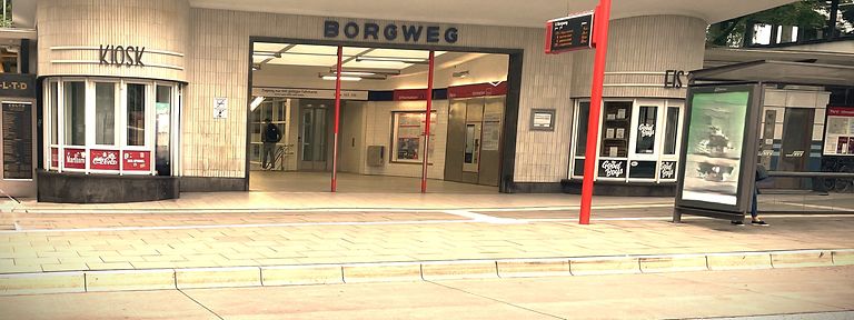 Die U-Bahn-Haltestelle Borgweg von außen