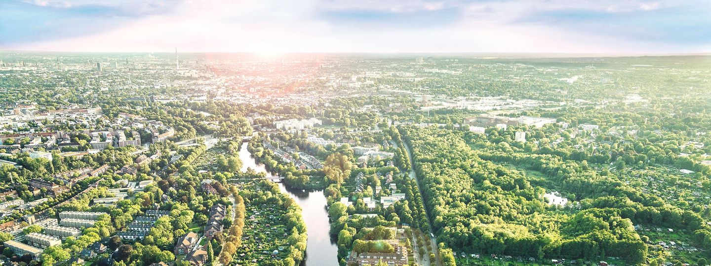 Grünes Hamburg: Die Stadt mit der Alster aus der Luft fotografiert