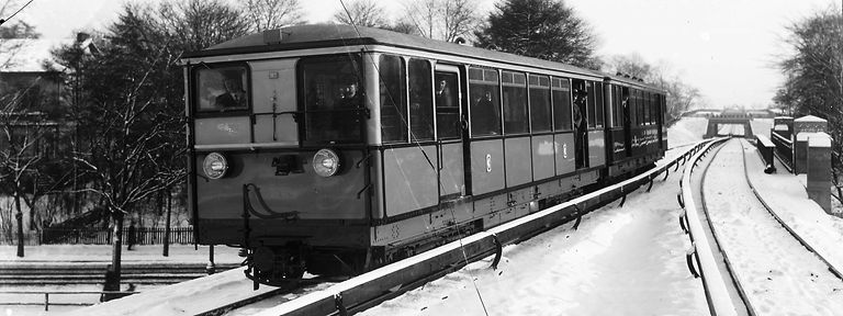 T-Wagen auf der Strecke zwischen den Haltestellen Sierichstraße und Borgweg, 1912